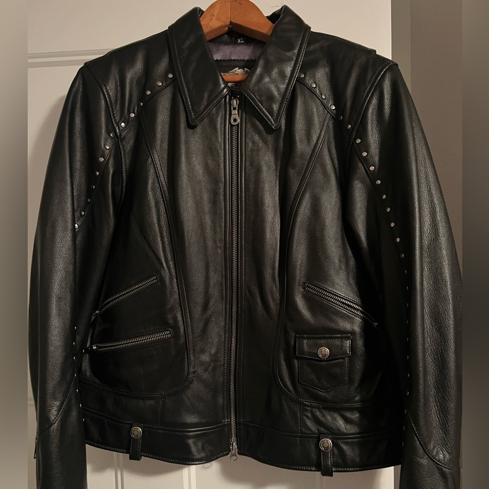Harley-Davidson women’s leather jacket, size XL, worn twice, new condition